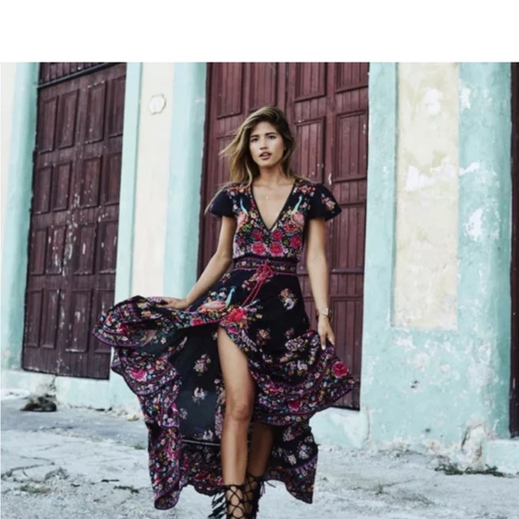 Beautiful Colorful Flower/ Peacock Print High Low Button Down - Picture 4 of 8